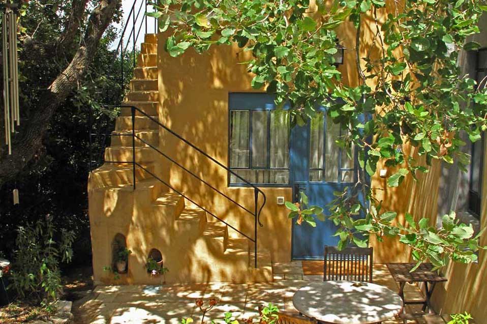 צימר זוגי קסום מוקף בחורש טבעי- יו אנד מי במתת