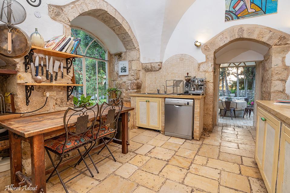 מטבח משותף מאובזר במלואו במתחם הטירה