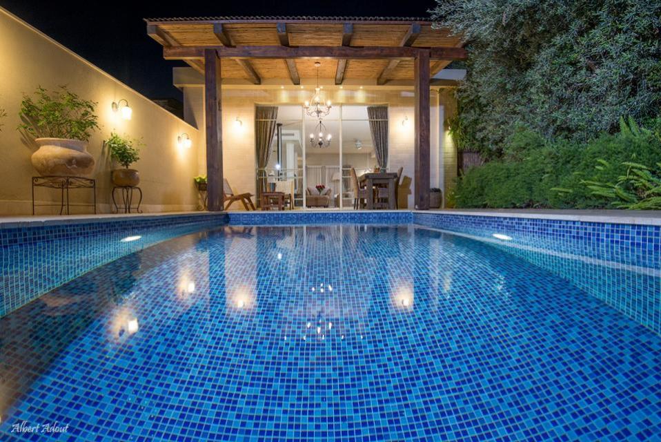 הסוויטות המזרחיות- בריכה פרטית