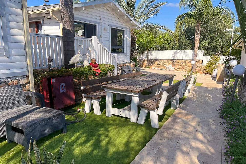 מרפסת אישית לכל בקתה