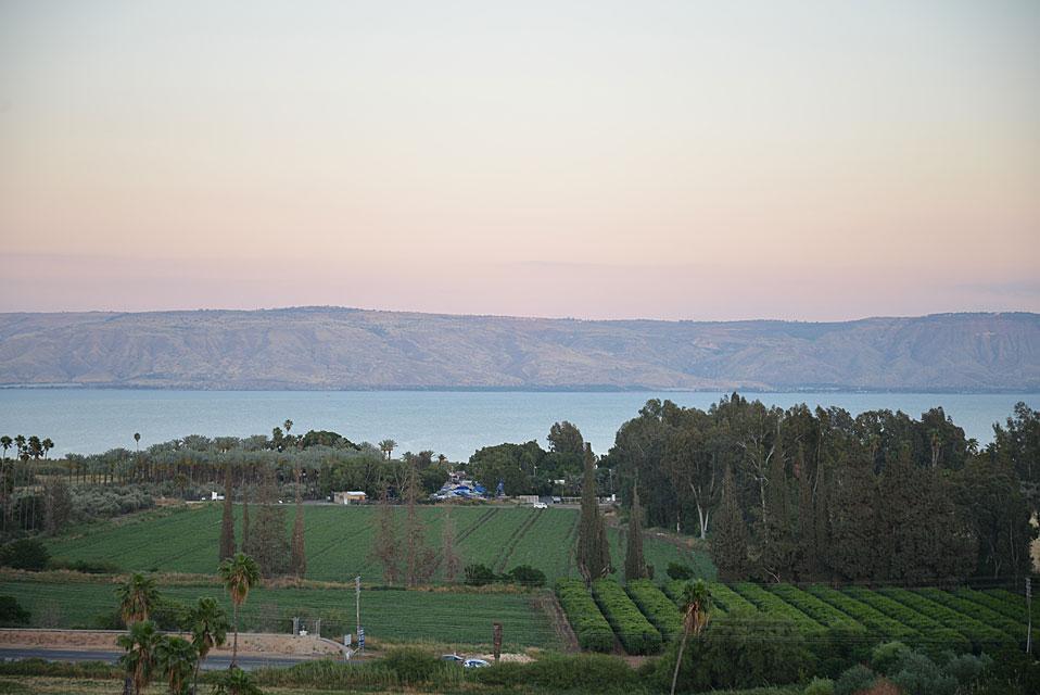 נוף פנורמי אל הכנרת והרי הגולן