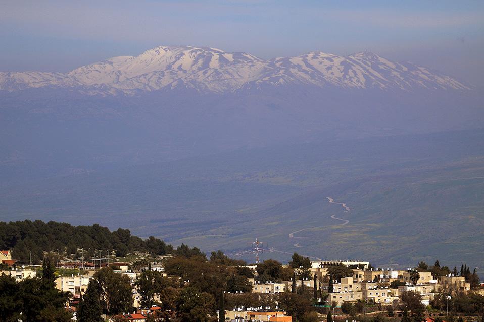 נוף פנוראמי נדיר ביופיו נשקף ממרפסת הסוויטה