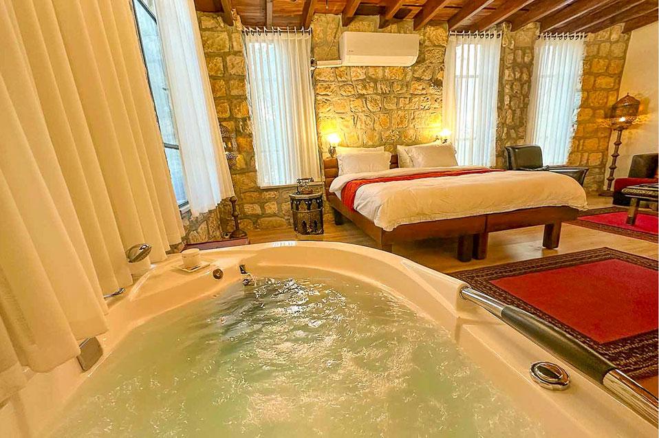 הסוויטה המפוארת של בית שלום עם ג'קוזי ספא