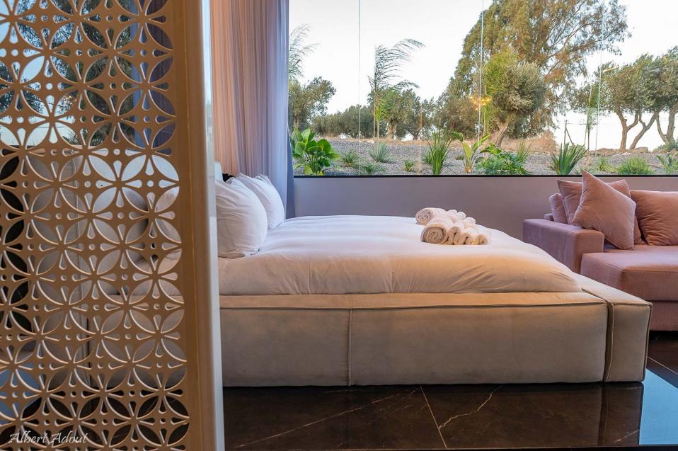 מיטה אורטופדית מרופדת ויוקרתית בגודל קינג סייז