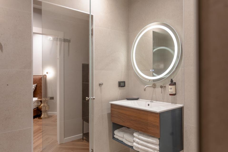 דירה משפחתית שני חדרים ונוף לים