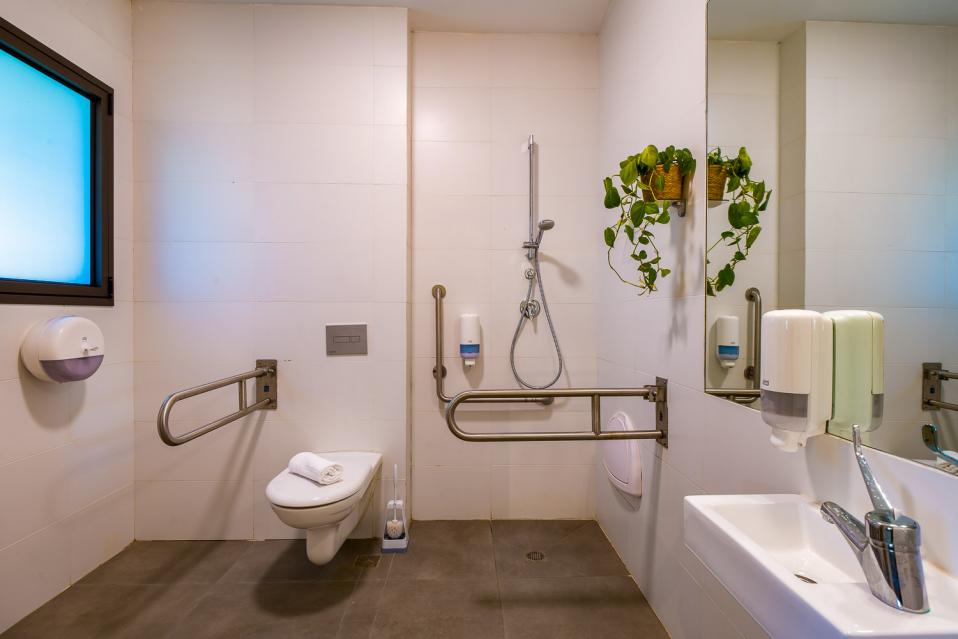 חדר רחצה מונגש