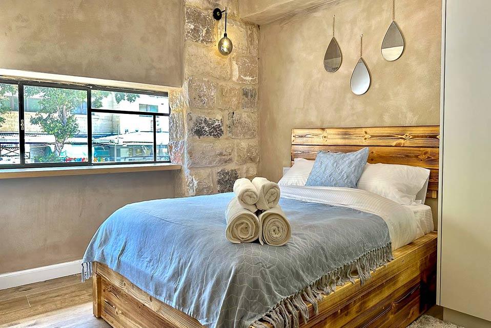 חדר שינה נפרד בסוויטה הגדולה