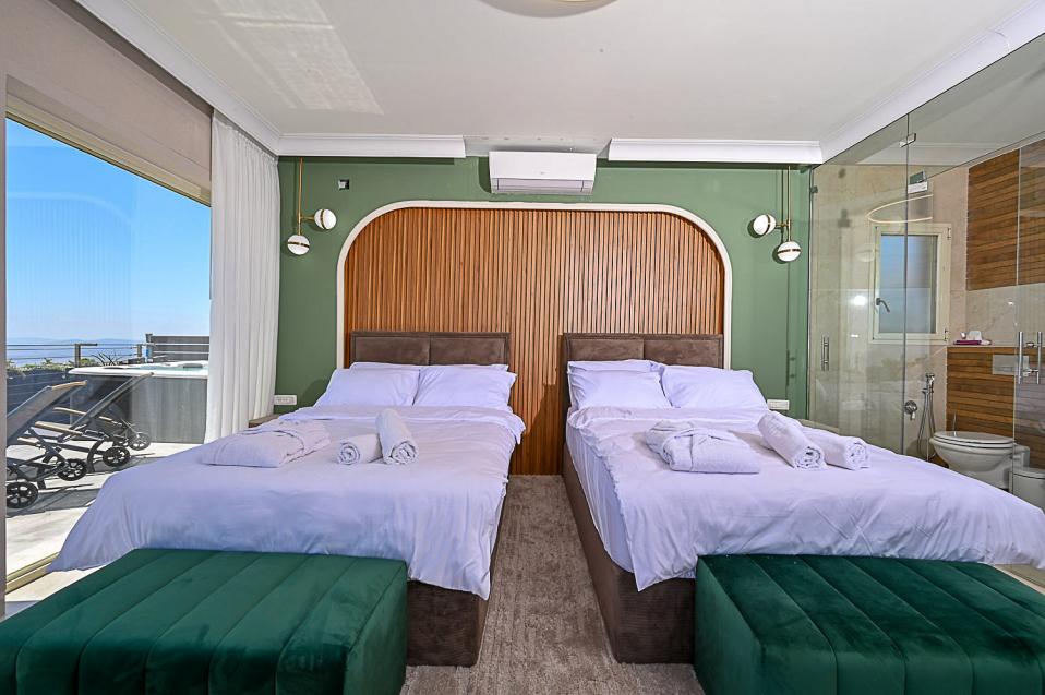 מיטות גדולות כפולות (1.40X1.90) ניתנות להפרדה