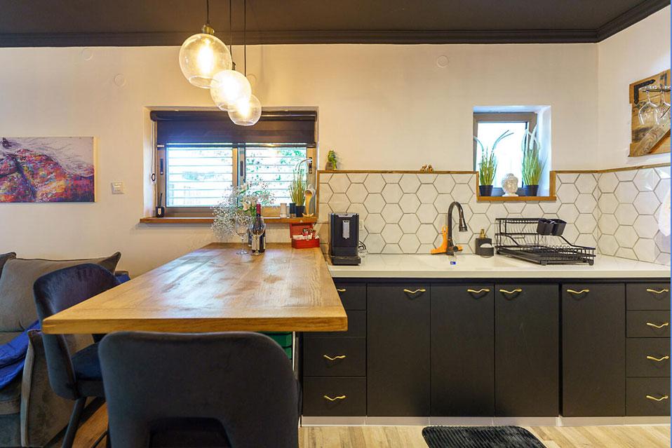 מטבחון ללא בישול- עם מכונת אספרסו איכותית