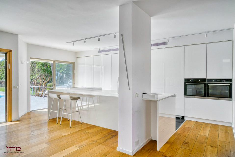 מטבח יוקרה עם&nbsp;אי ישיבה