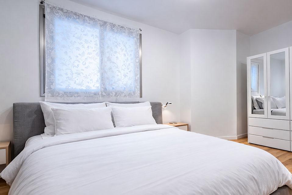 חדר שינה מואר