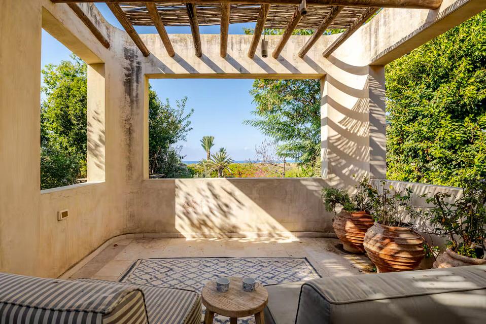 מרפסת נוף נעימה - נוף לשמורה ולחוף