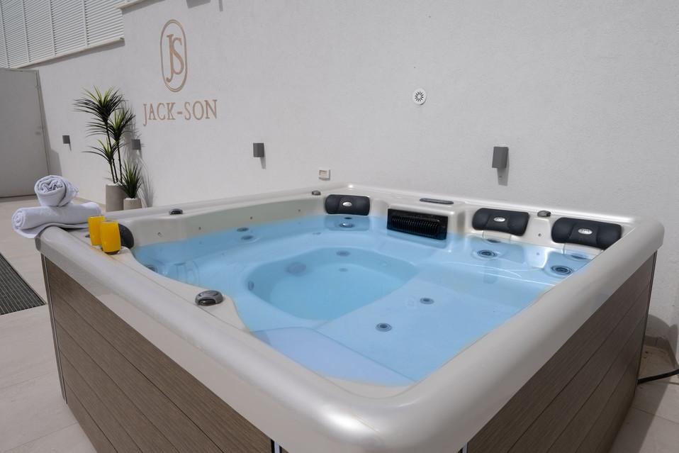 ג'קוזי ספא גדול